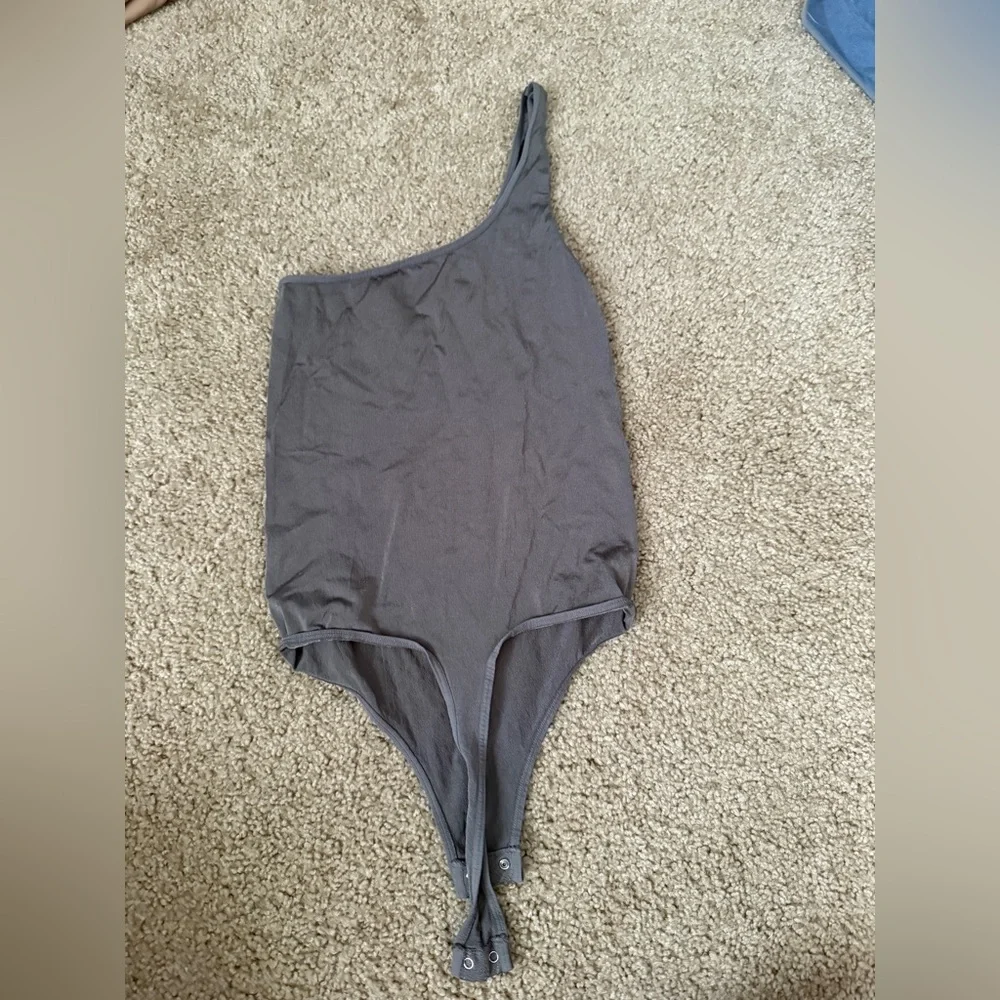 Free People Ribbed Grey One-Shoulder Bodysuit